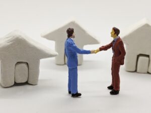 不動産売却の担当者選びは重要！担当者を見極めるポイントやタイミングを徹底解説